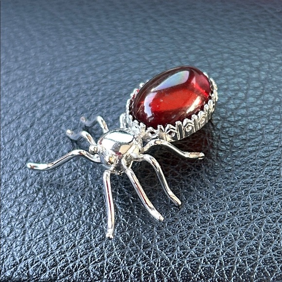 Sterling Silver Amber Spider Brooch - Picture 2 of 8